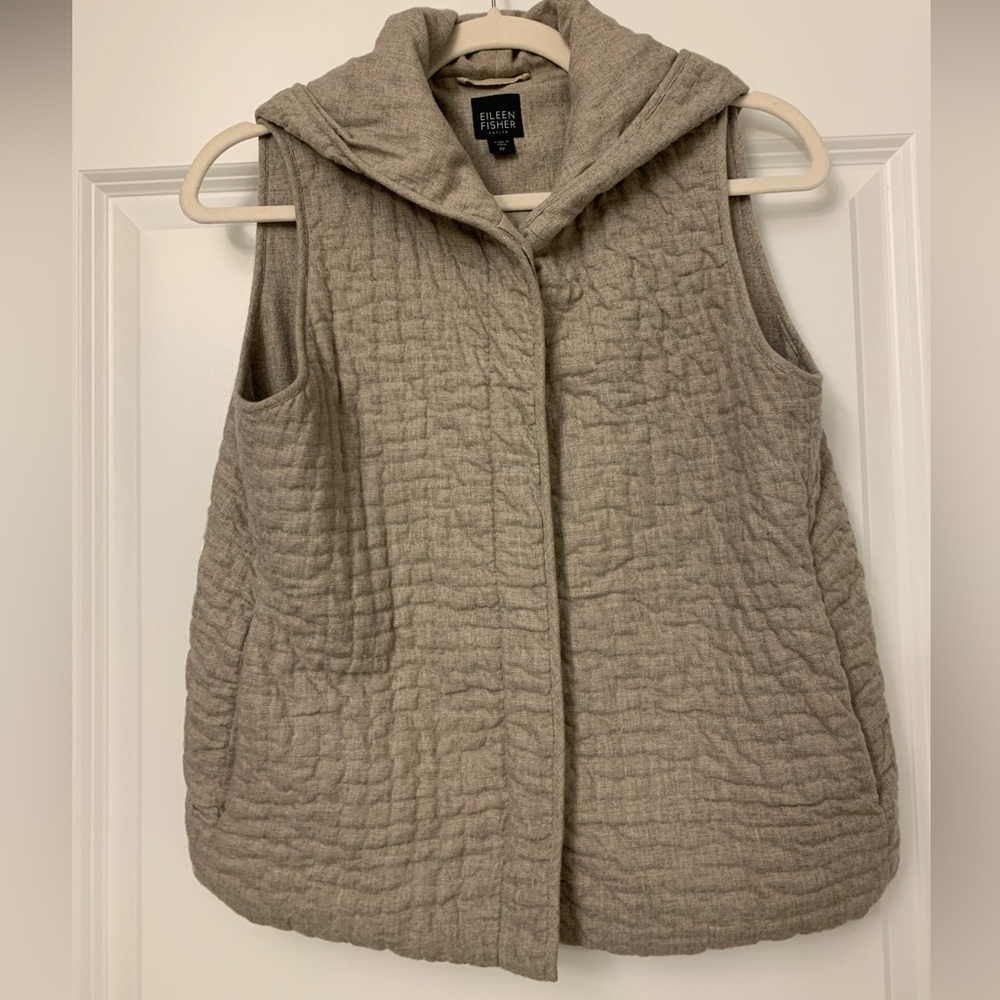 Eileen Fisher quilted vest with hood. Size PP